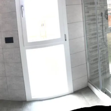 Casa Moderna Ricca Di Comfort E Con Posto Auto